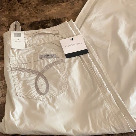 Calvin Klein Jeans Pants - Cream colored capris